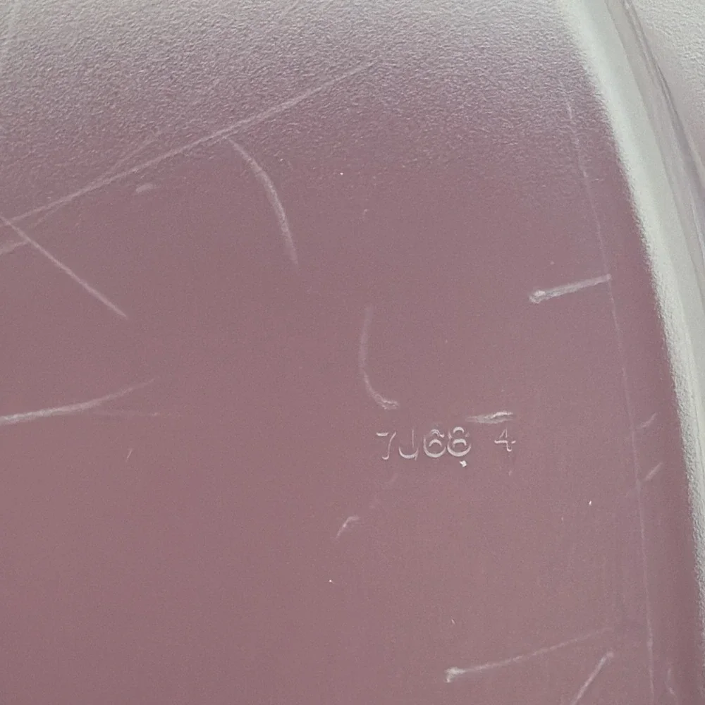 Rubbermaid Clear 8.5